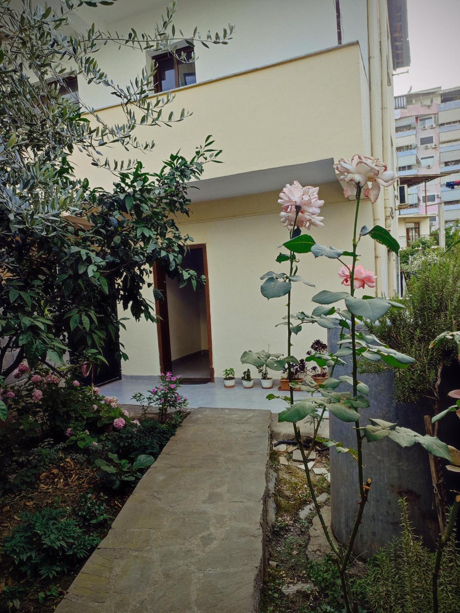 Rooms Xani Тирана Экстерьер фото